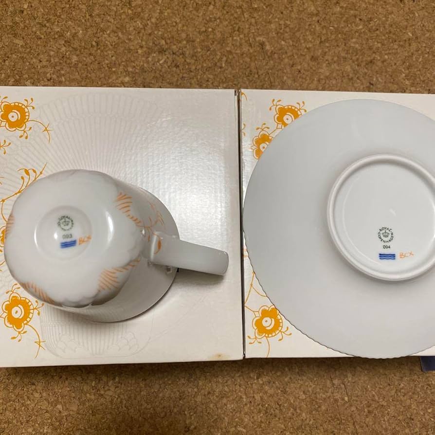 廃盤　ロイヤルコペンハーゲン　オーレイエッセン　ボウル　カップ Amazon | 廃盤 ロイヤルコペンハーゲン カップ&ソーサー